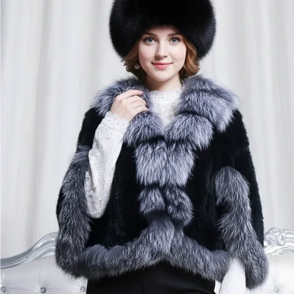Mink and fox fur collar cape and fur hat set - Picture 2 of 13